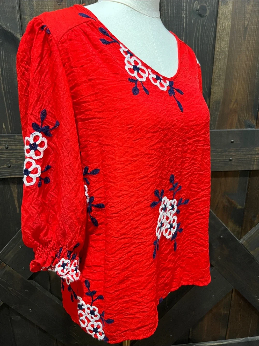 Anthropologie Kindred Red Floral Embroidered Crinkle Top L Gauze Puff Boho Chic